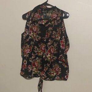 Woman’s Wet seal sleeves floral size large blouse